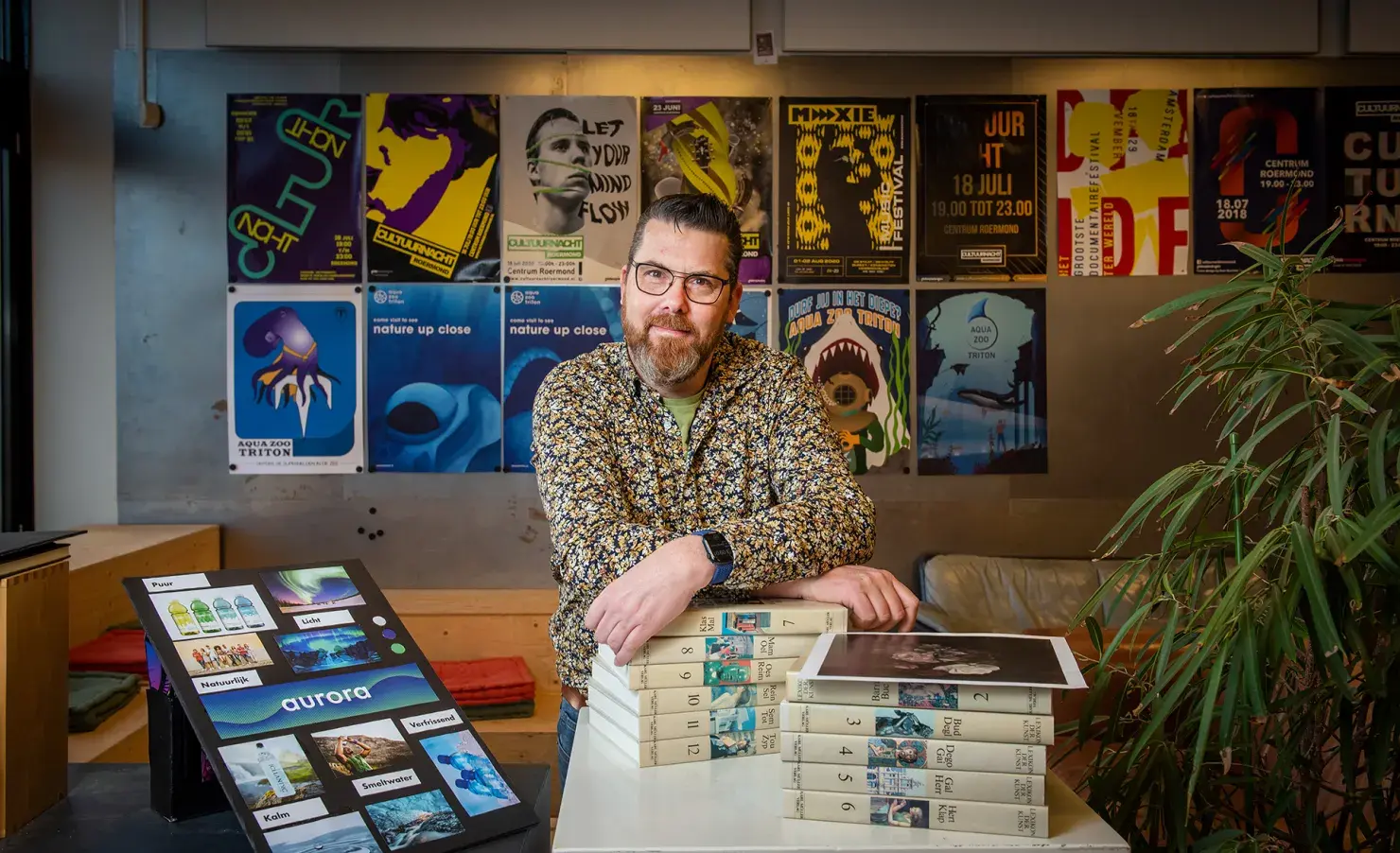 Docent in klaslokaal mediavormgeving