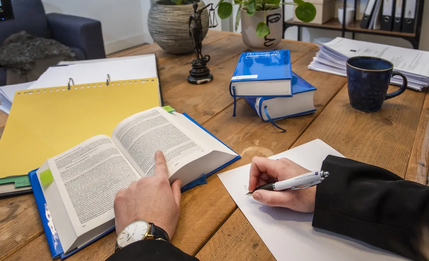 medewerker personeel en recht