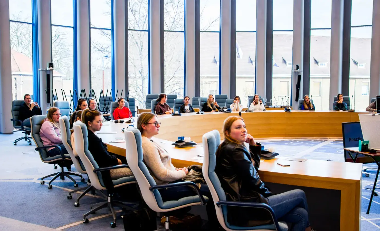 Studenten Geven Advies Over LHBTI Beleid In De Raadzaal Van Gemeente Weert Nadia Smeets 1