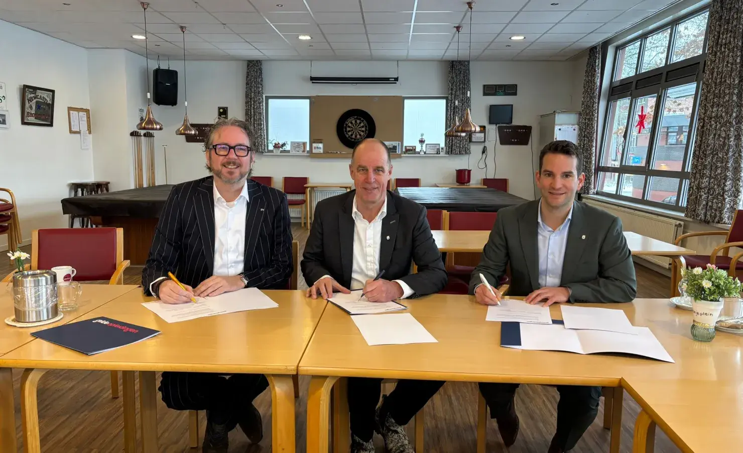 Drie bestuurders tekenen verklaring